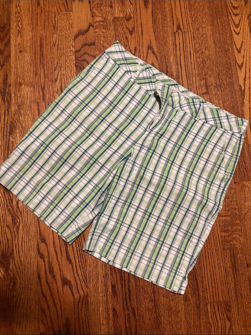 Cherokee Green and White Plaid Women’s Flat Front Shorts 12